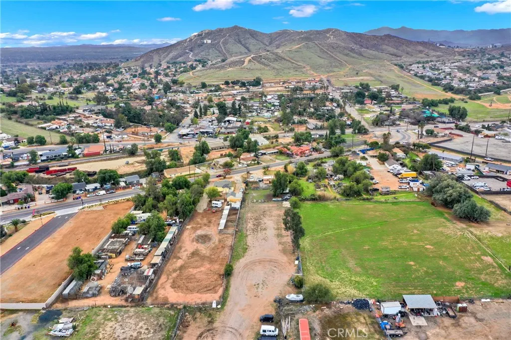 7081 Valley Way, Jurupa Valley, California 92509 home-pic-8